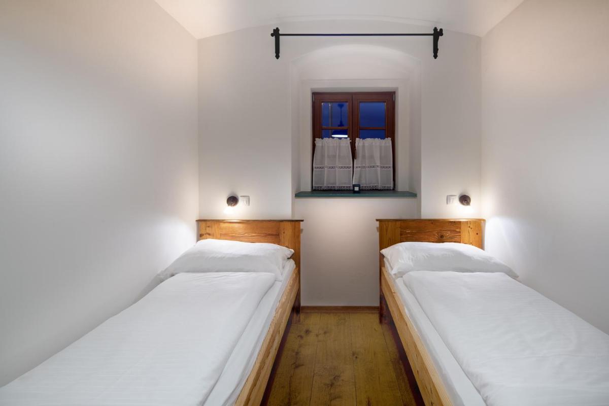 Apartmány Český Šternberk - Housity