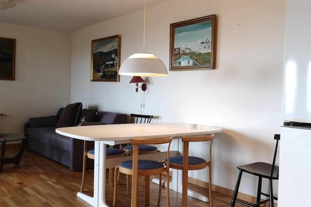 Large apartment with fabulous view of Tórshavn - Housity
