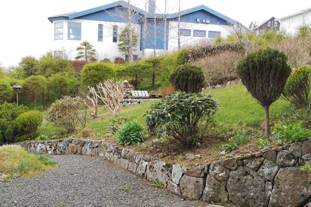 Large apartment with fabulous view of Tórshavn - Housity