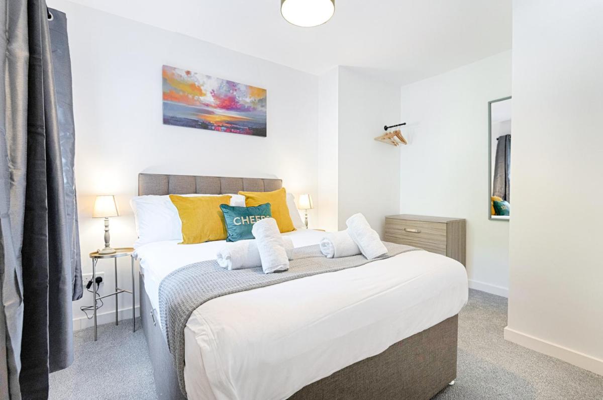 Bryn House - TV in Every Bedroom! - Housity