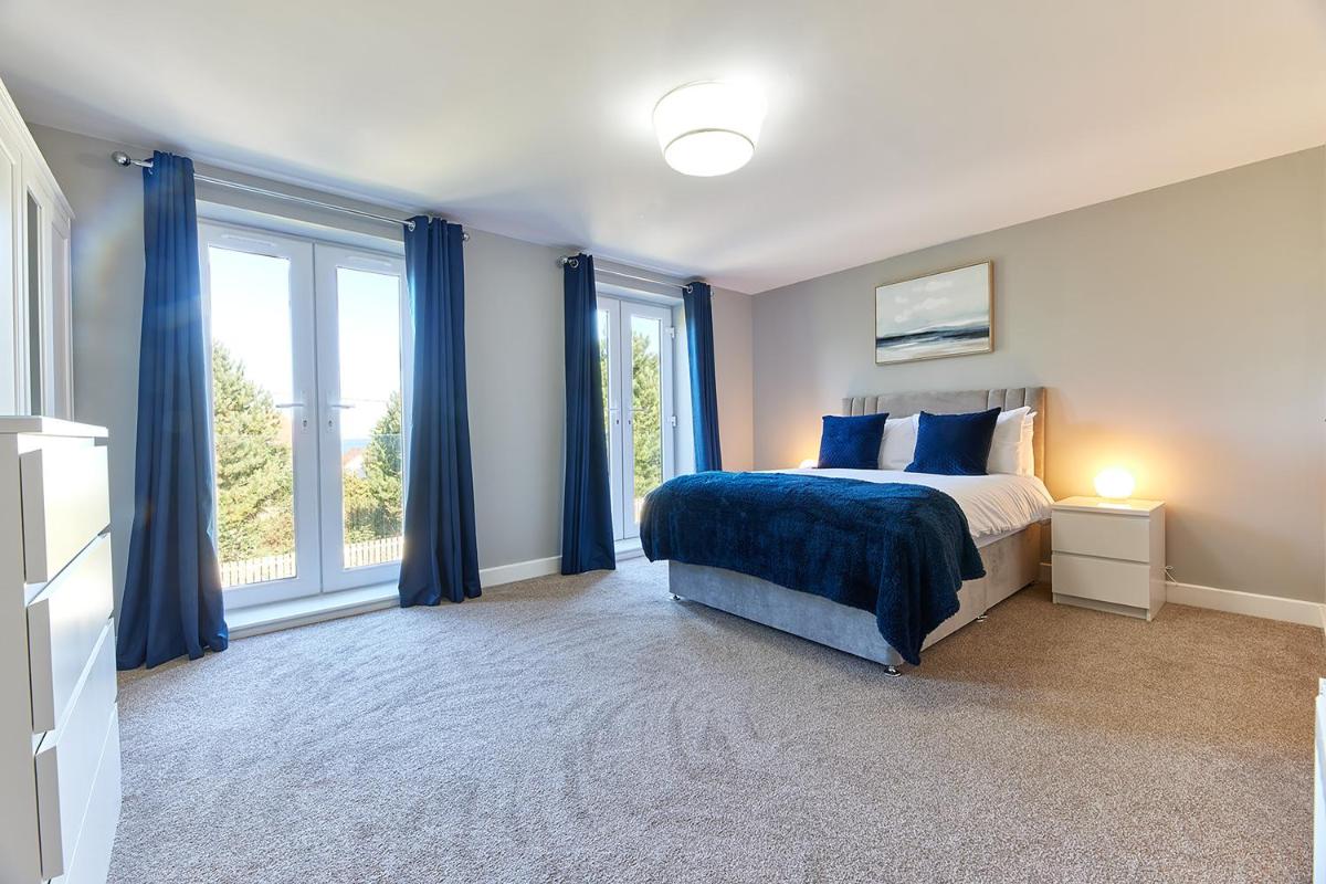 Host & Stay - Castle View - Housity