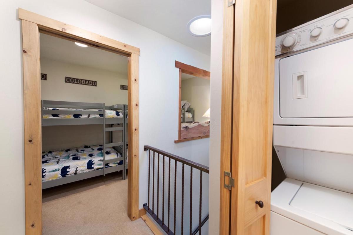 Black Bear 70 - Housity