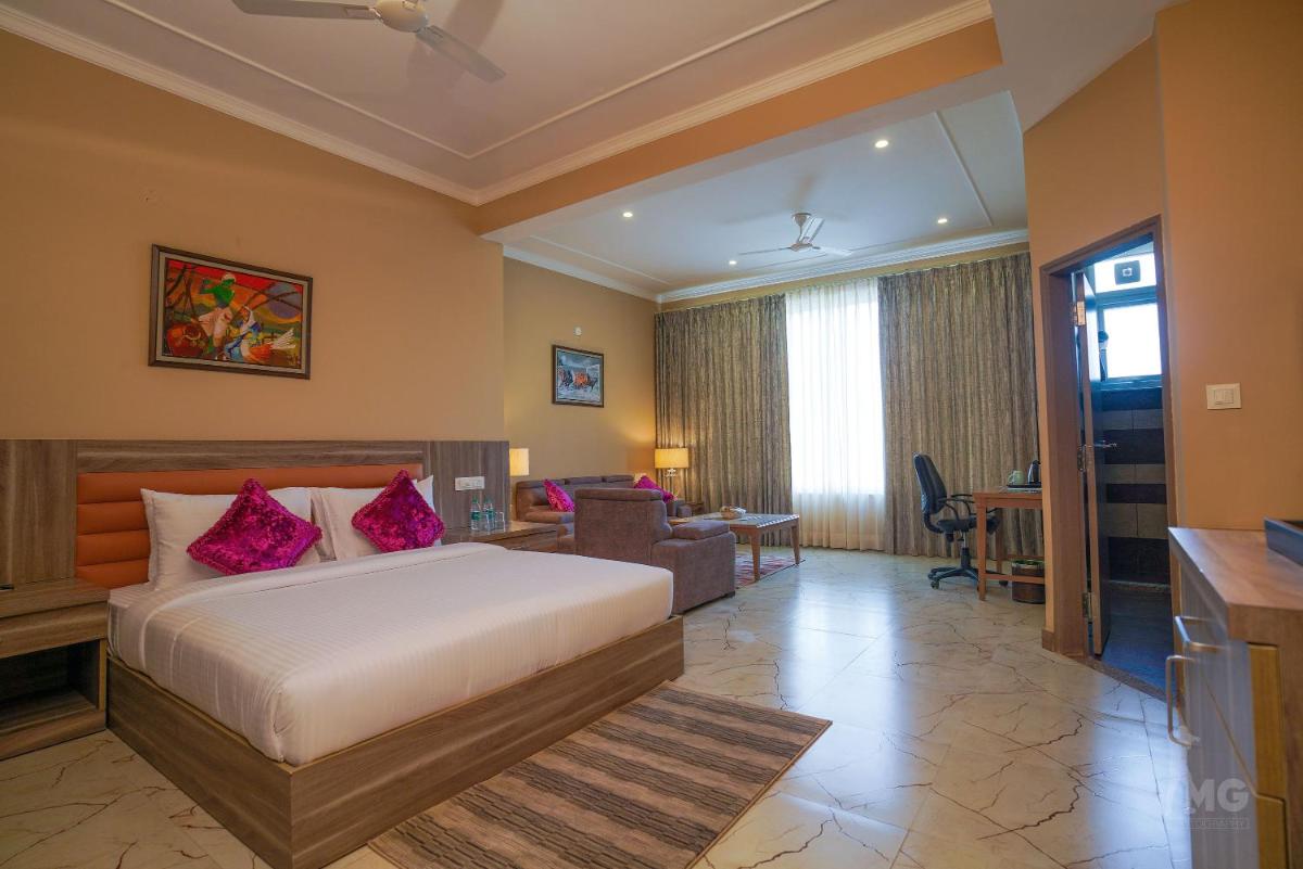 Neugal Riverfront Resort - Hizvo
