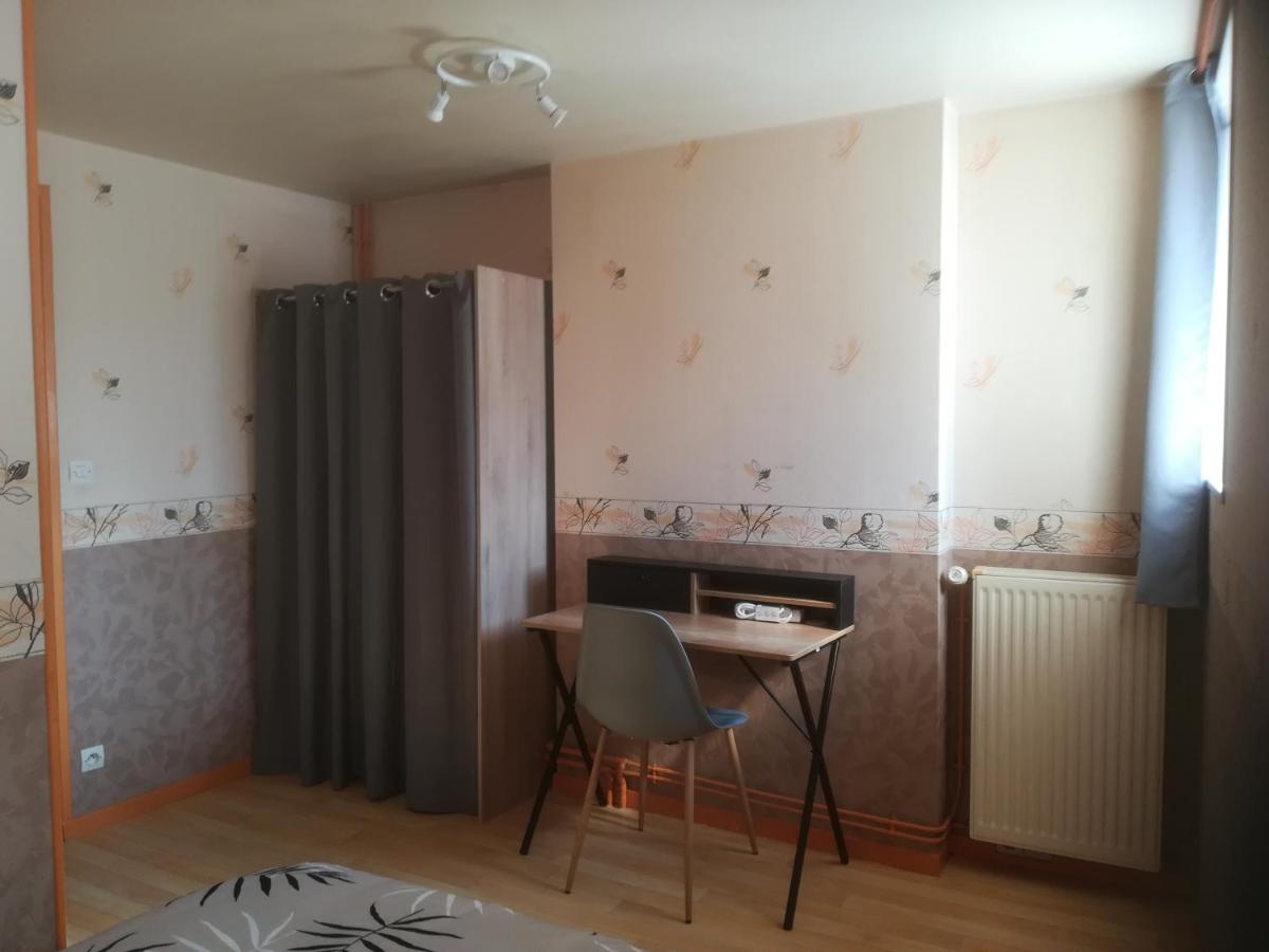 Chambre double avec WiFi châtellerault - Housity