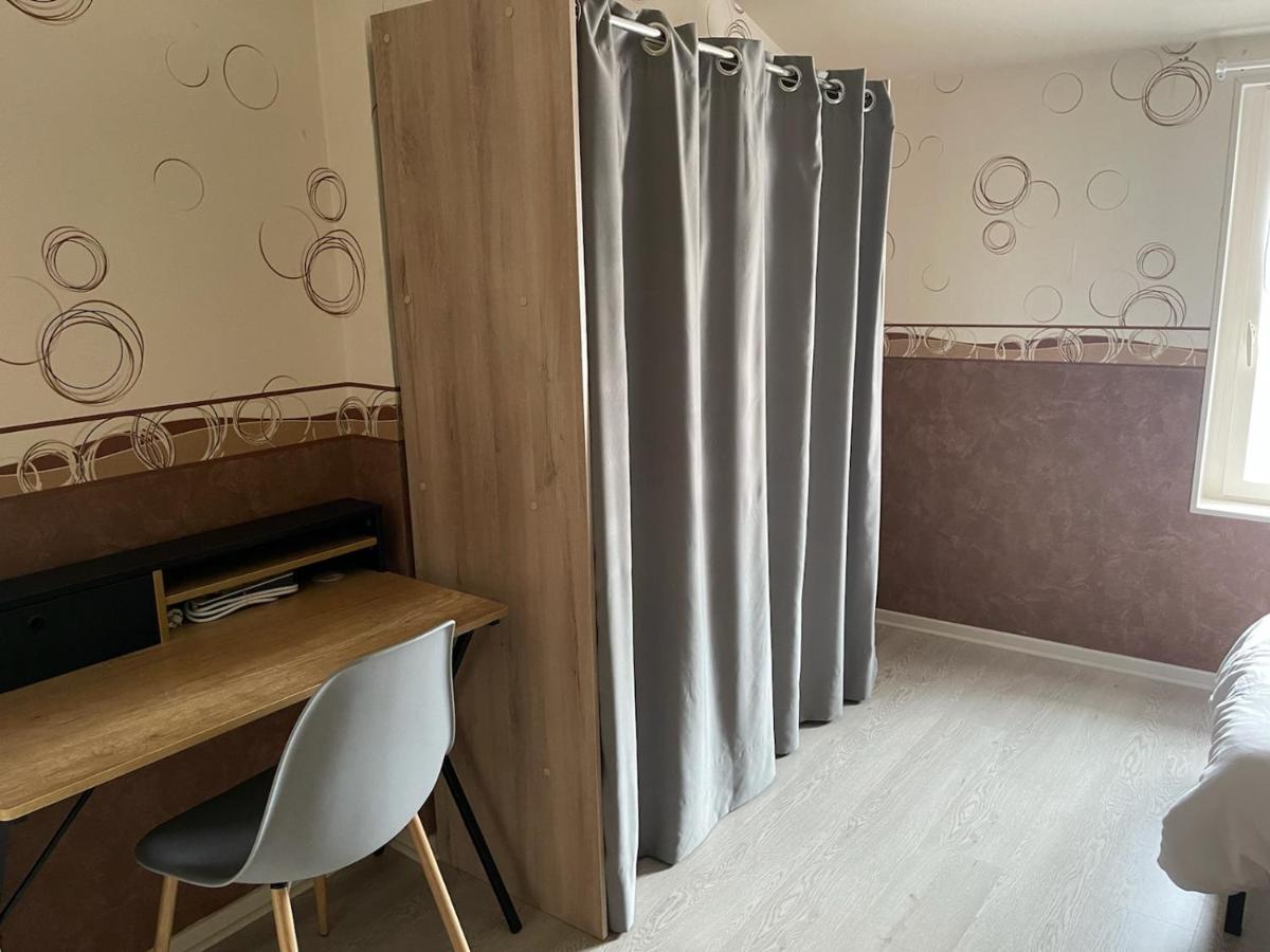 Chambre simple avec WiFi châtellerault - Housity