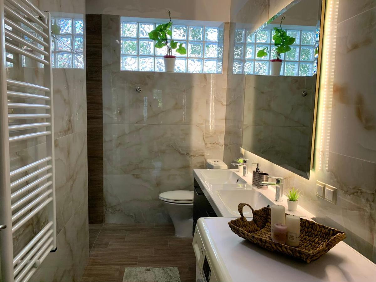 Oasis Luxury detached House in Thessaloniki with Hydromassage - Housity