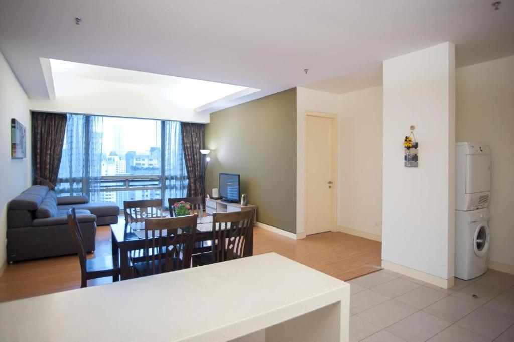 Platinum Suites at Swiss Garden - Housity