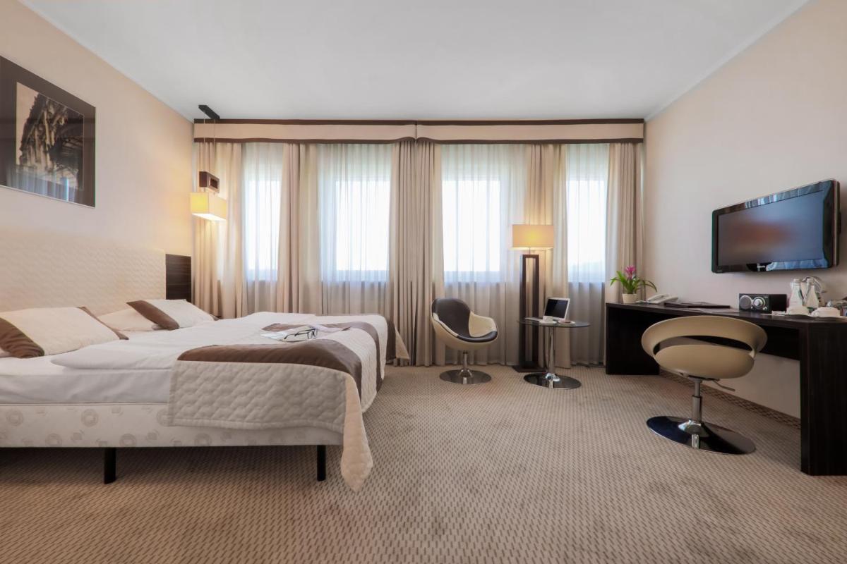 Hotel Borowiecki - Housity