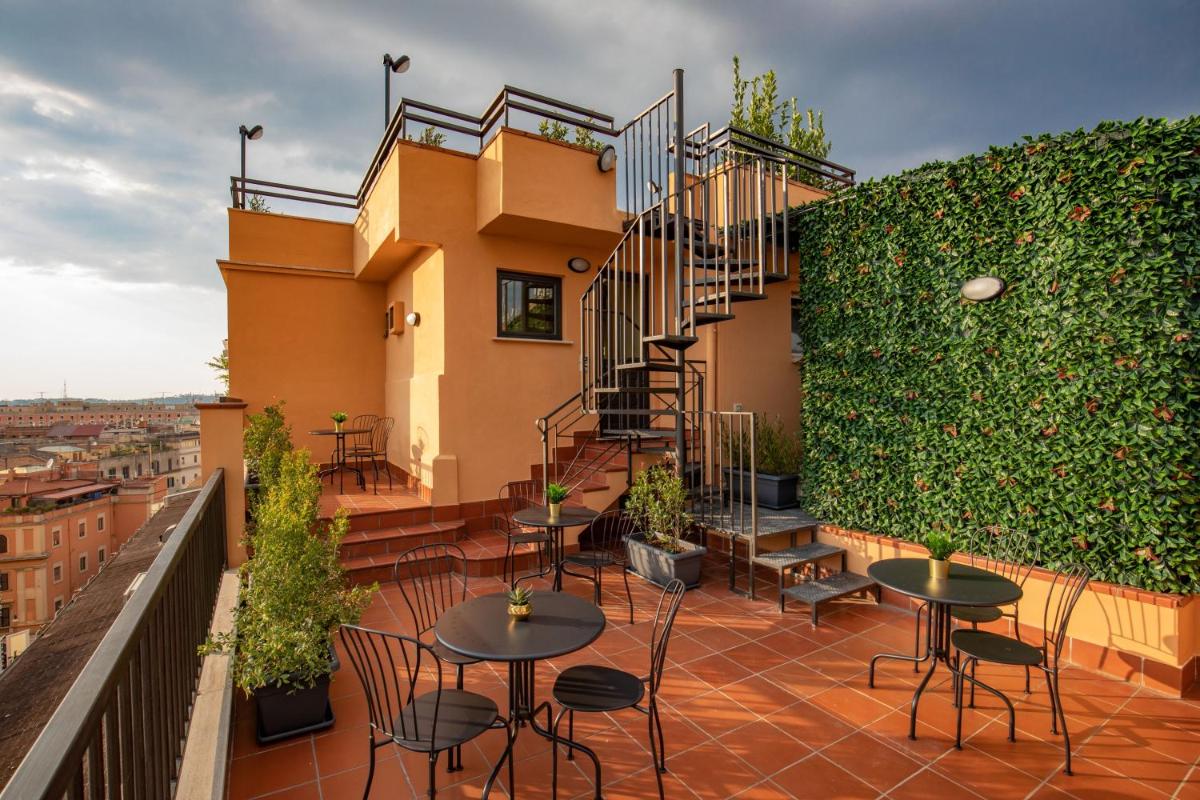 Suitetrails - Sophie Terrace Hotel