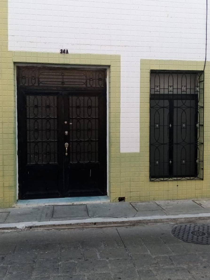 Casa El Flamboyán dentro de la ciudad amurallada - Housity