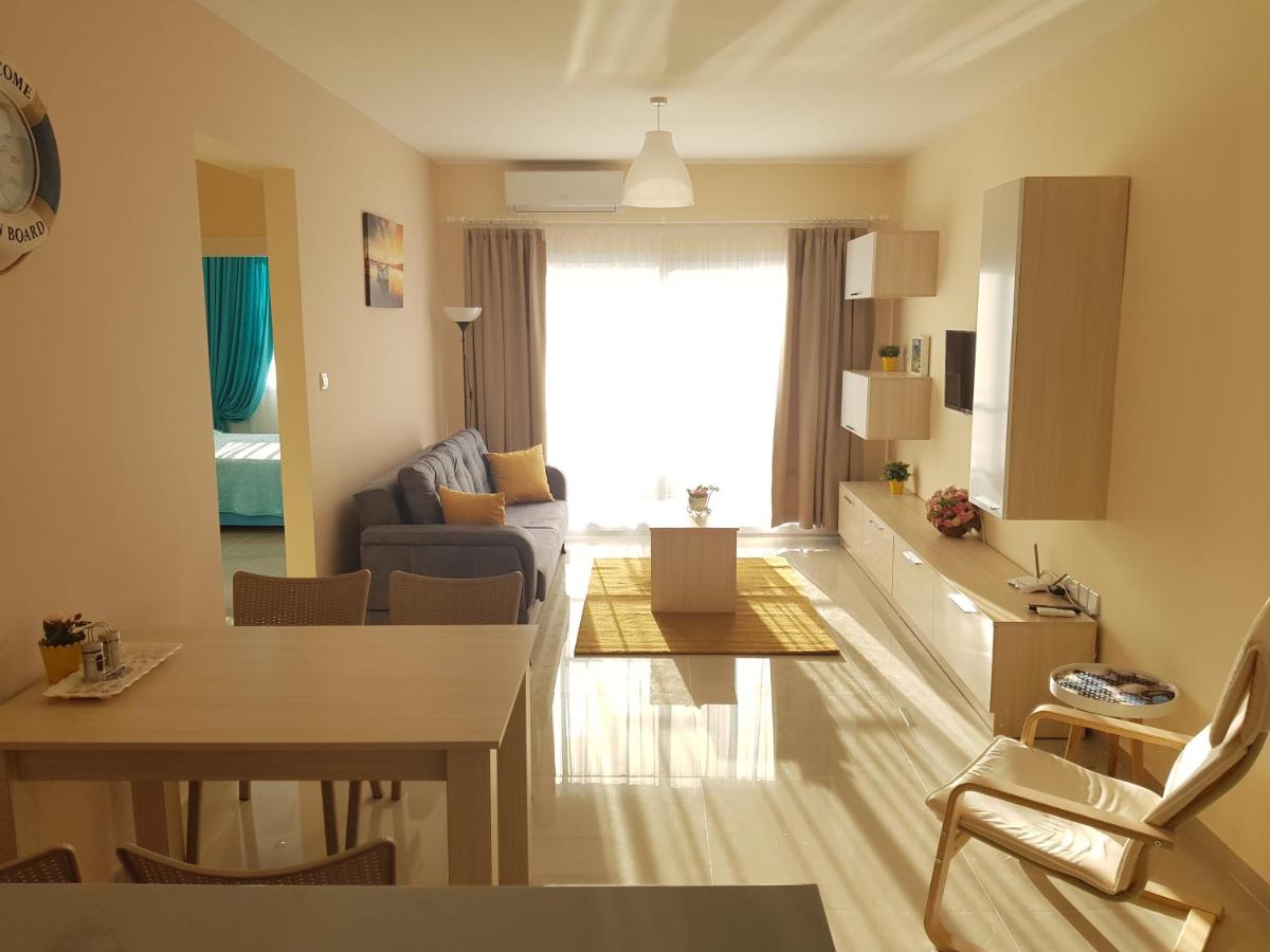 Northern Cyprus, Trikomo, Iskele, Long Beach, Caesar Resort 5 - Housity