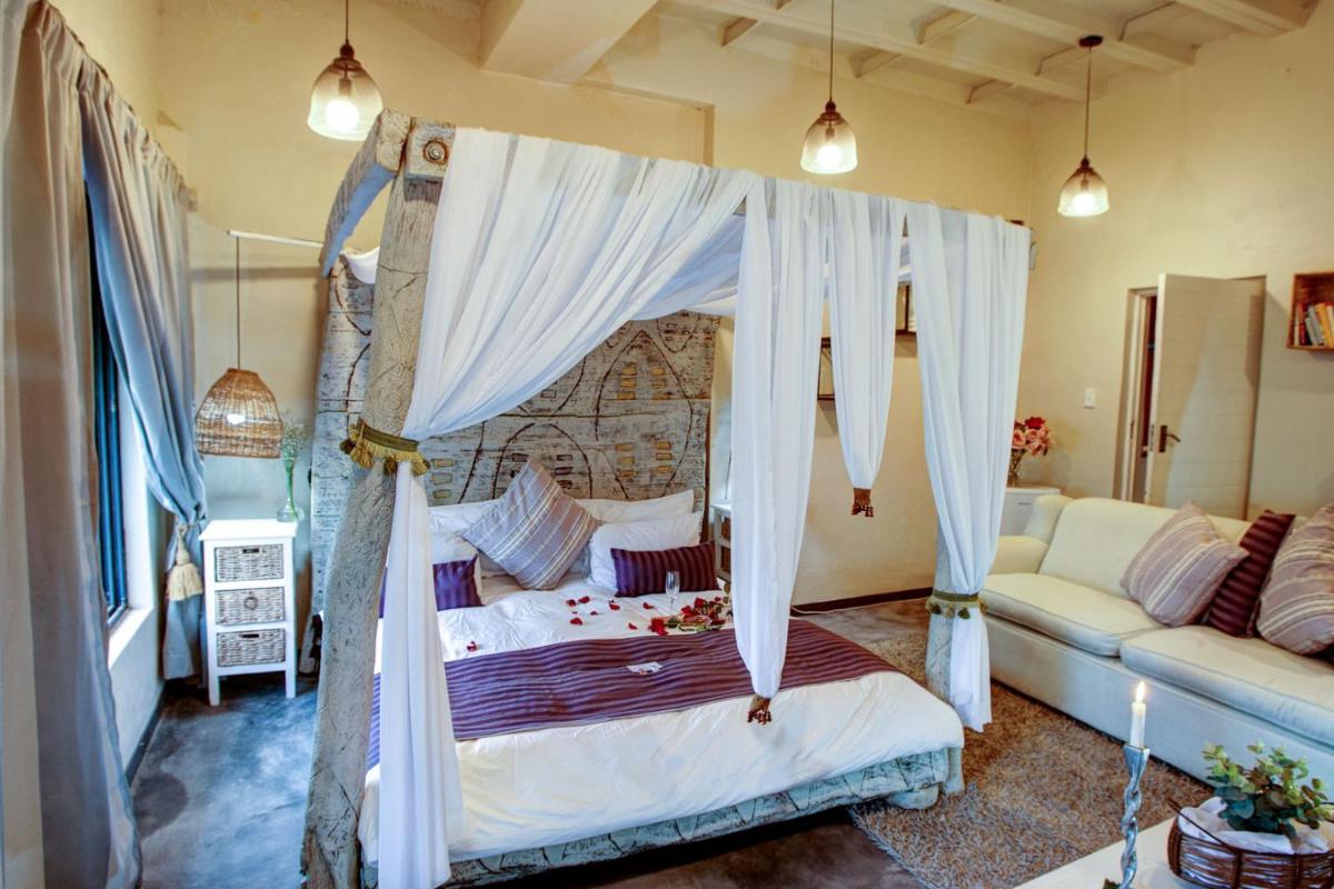 Bedrock Honeymoon Studio En-suite - Housity