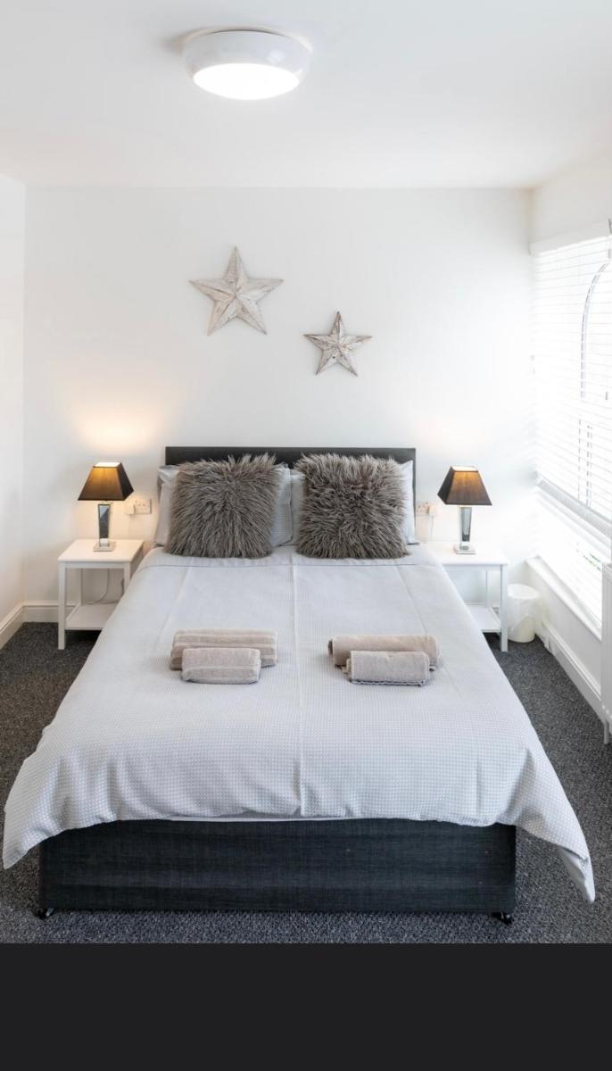 Megs Island Guest House - Housity