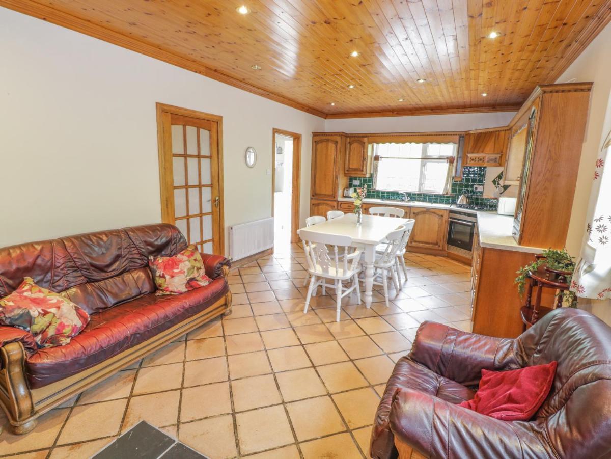 Clodagh's Cottage - Housity