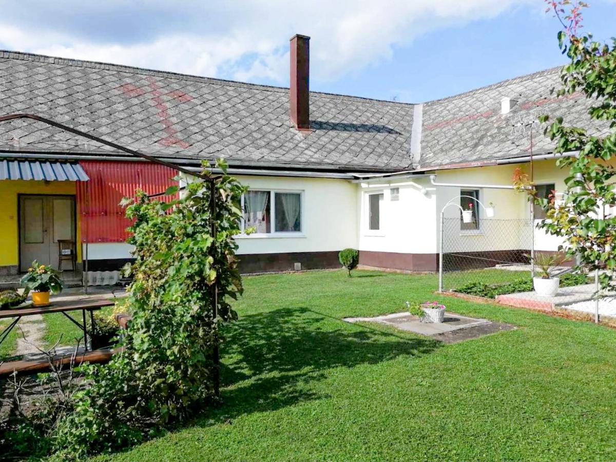Chalupa pod Krivínom - Housity