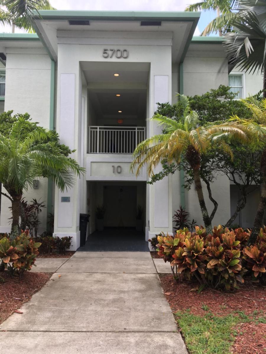 Doral 2-Story Villa 3 Bed 4 Bath at Provident Doral at The Blue Miami - Housity