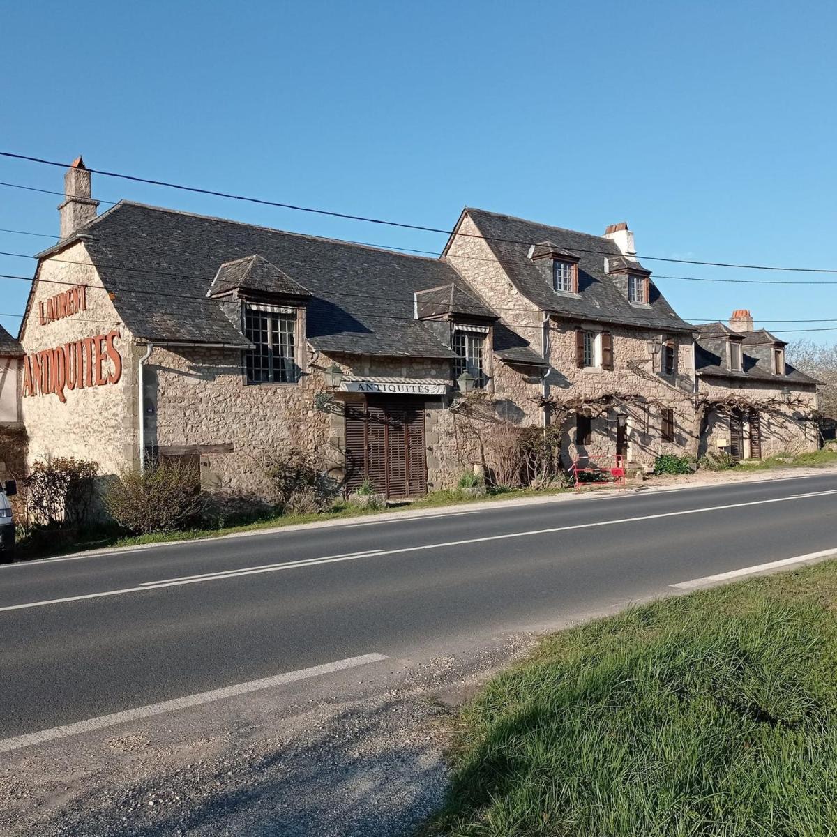 Chez Brigitte - Housity