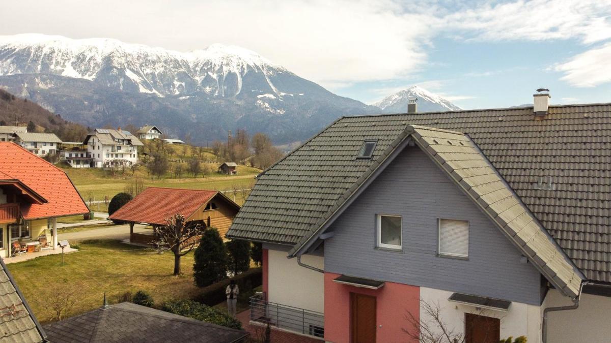 House Eden with Mountain Views - Housity