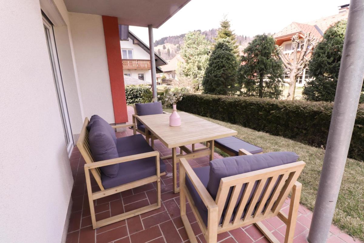 House Eden with Mountain Views - Housity