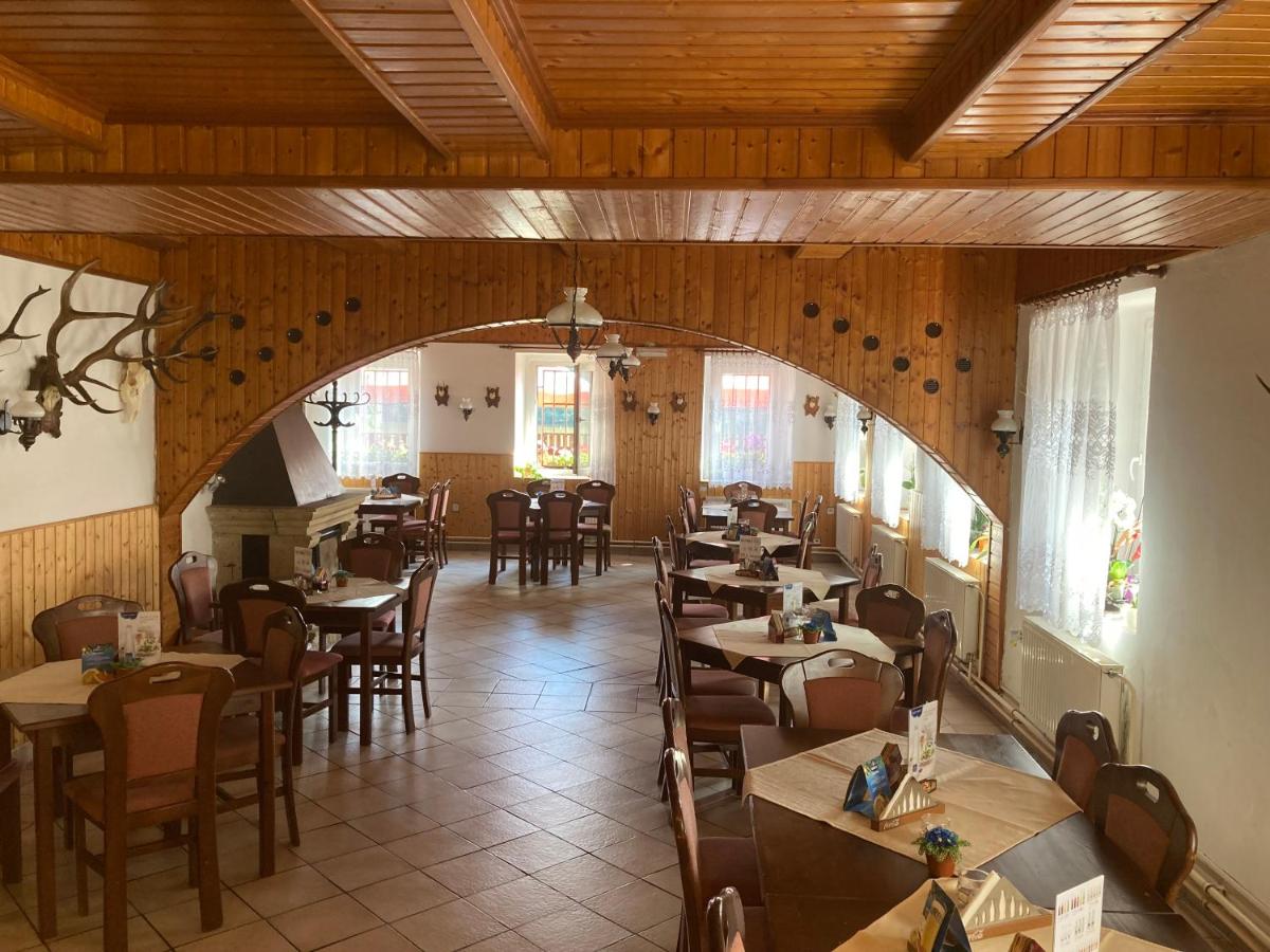 Penzion Restaurace Zátiší - Housity