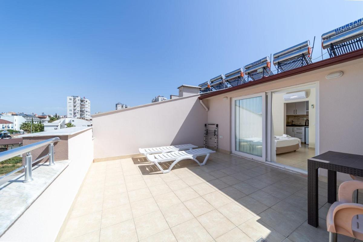 Lovely Studio Apartment with Shared Pool near Beach in Muratpasa, Antalya - Housity