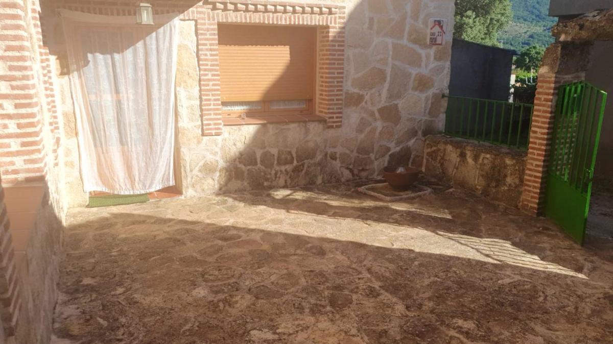 5 bedrooms house with furnished terrace at Navaluenga - Housity