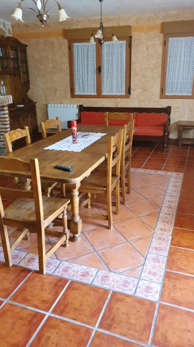 5 bedrooms house with furnished terrace at Navaluenga - Housity
