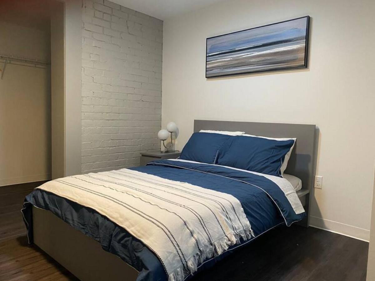 Apt 252 Cozy and Sleek Dwelling Min from Ft Leavenworth - Housity