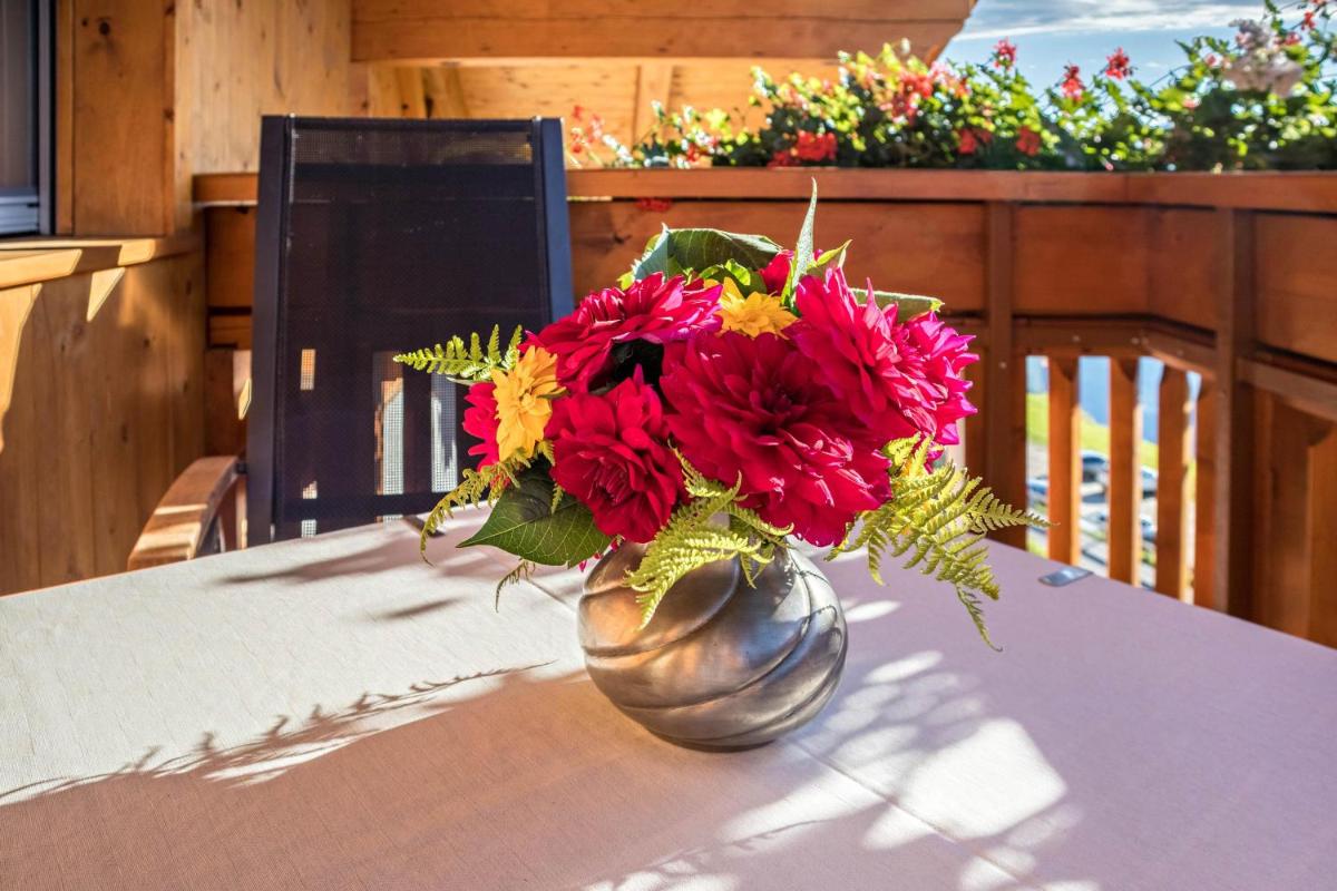 Tonigbauernhof Blumenwiese - Housity