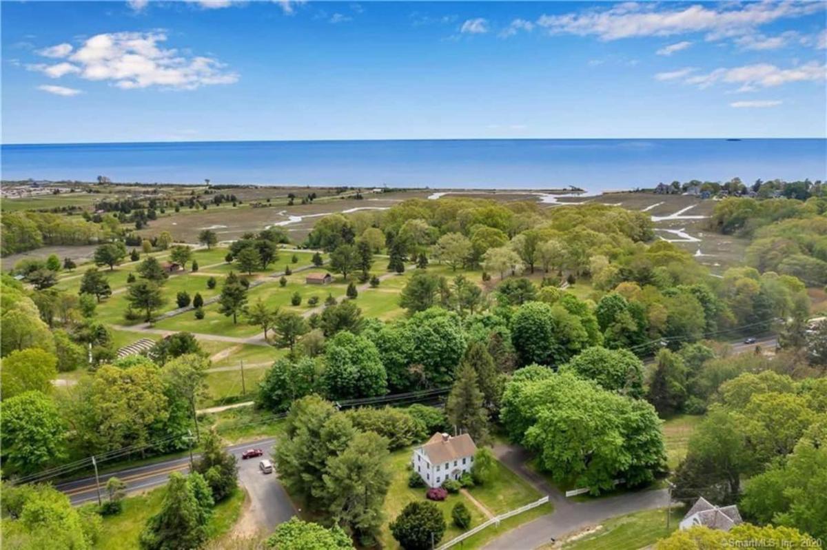 1860's Colonial House Near Downtown and Beaches! - Housity