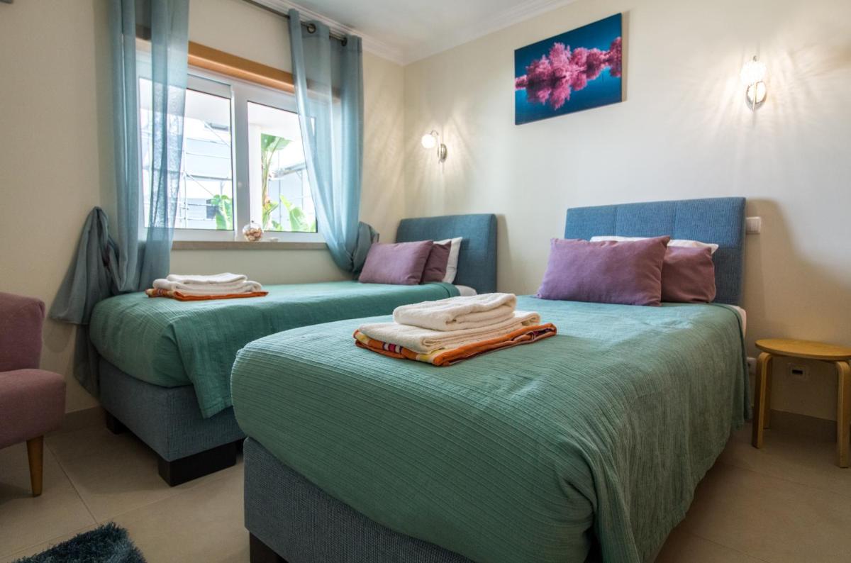 Cliff-Top Townhouse with Stunning Ocean Views - Hizvo