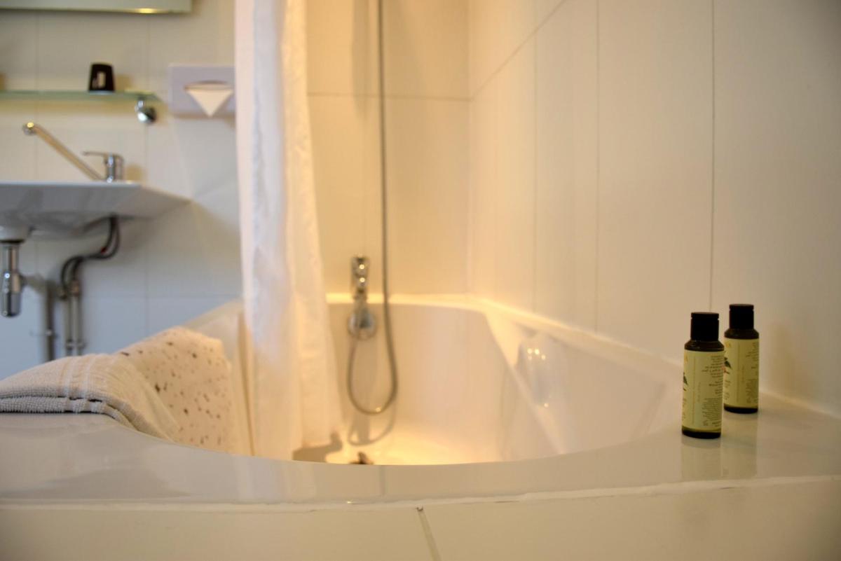 Hotel Le Continental - Housity