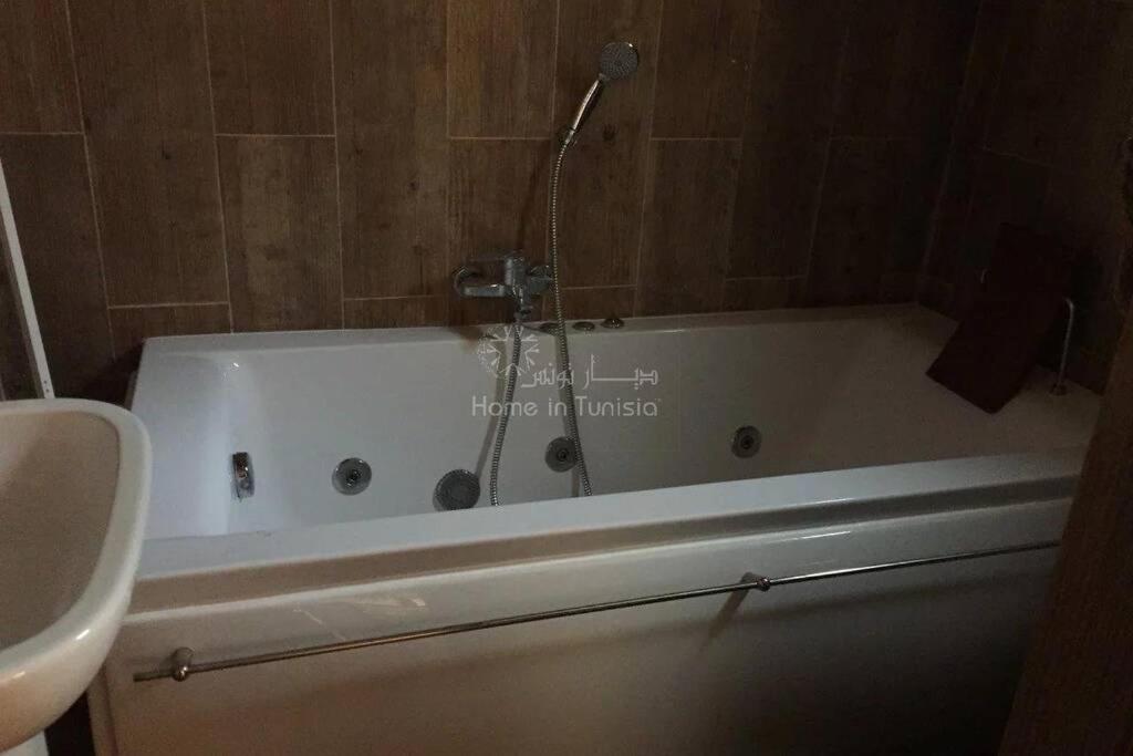 Villa de charme avec piscine - Housity