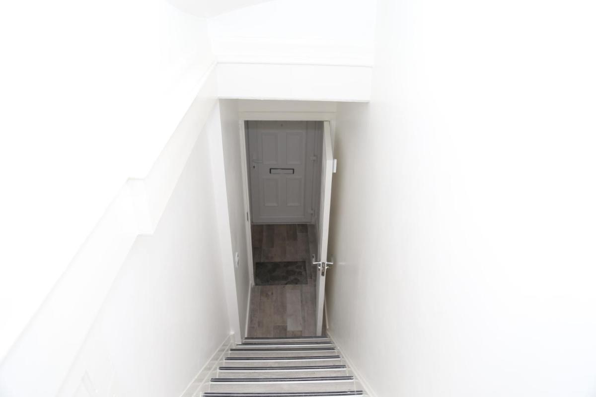 Roundway Villa - Housity