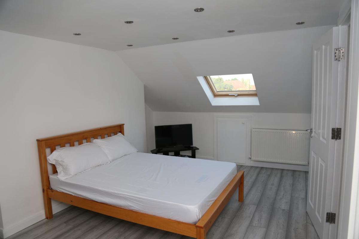 Roundway Villa - Housity