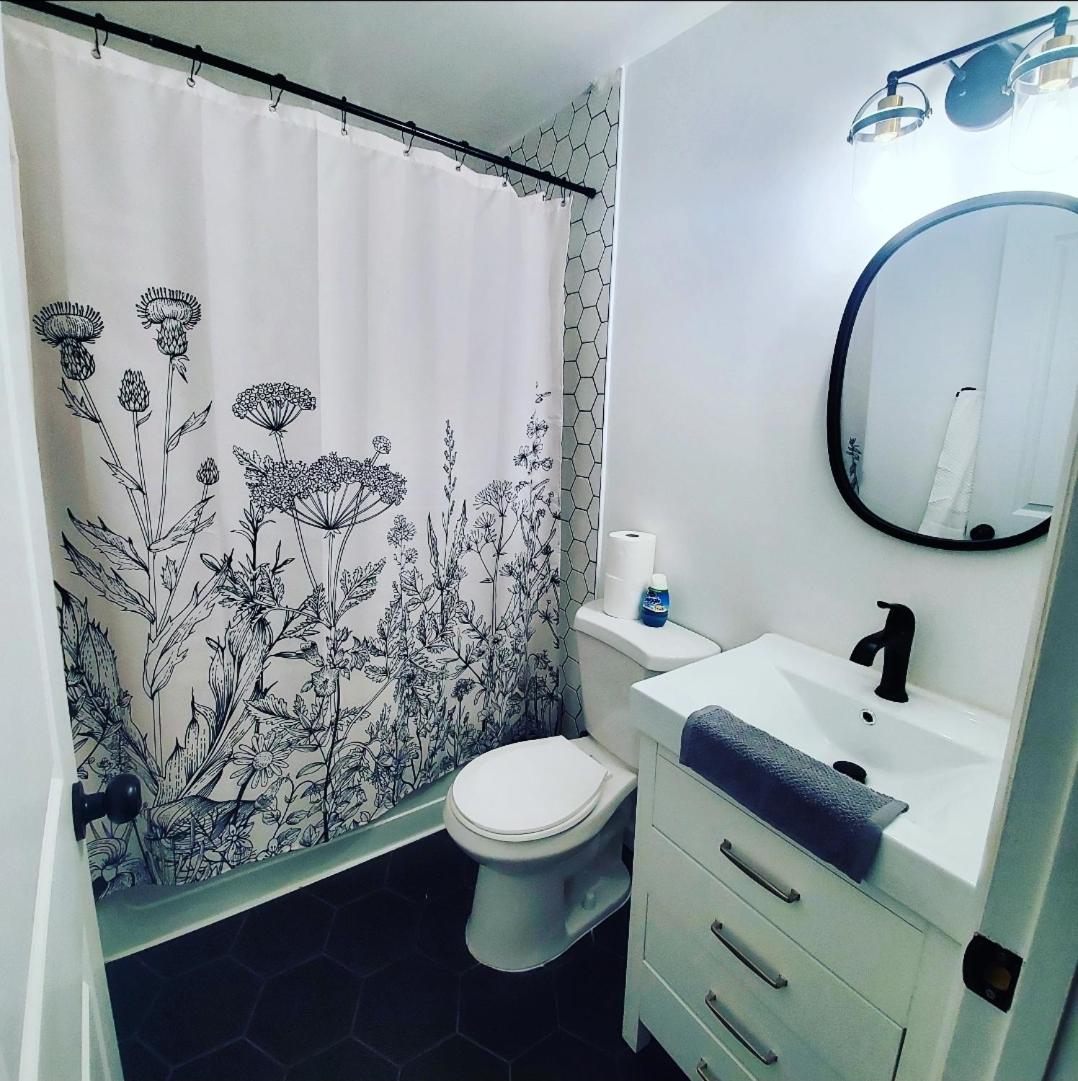 Convenient Location Downtown on the Creekside! - Housity
