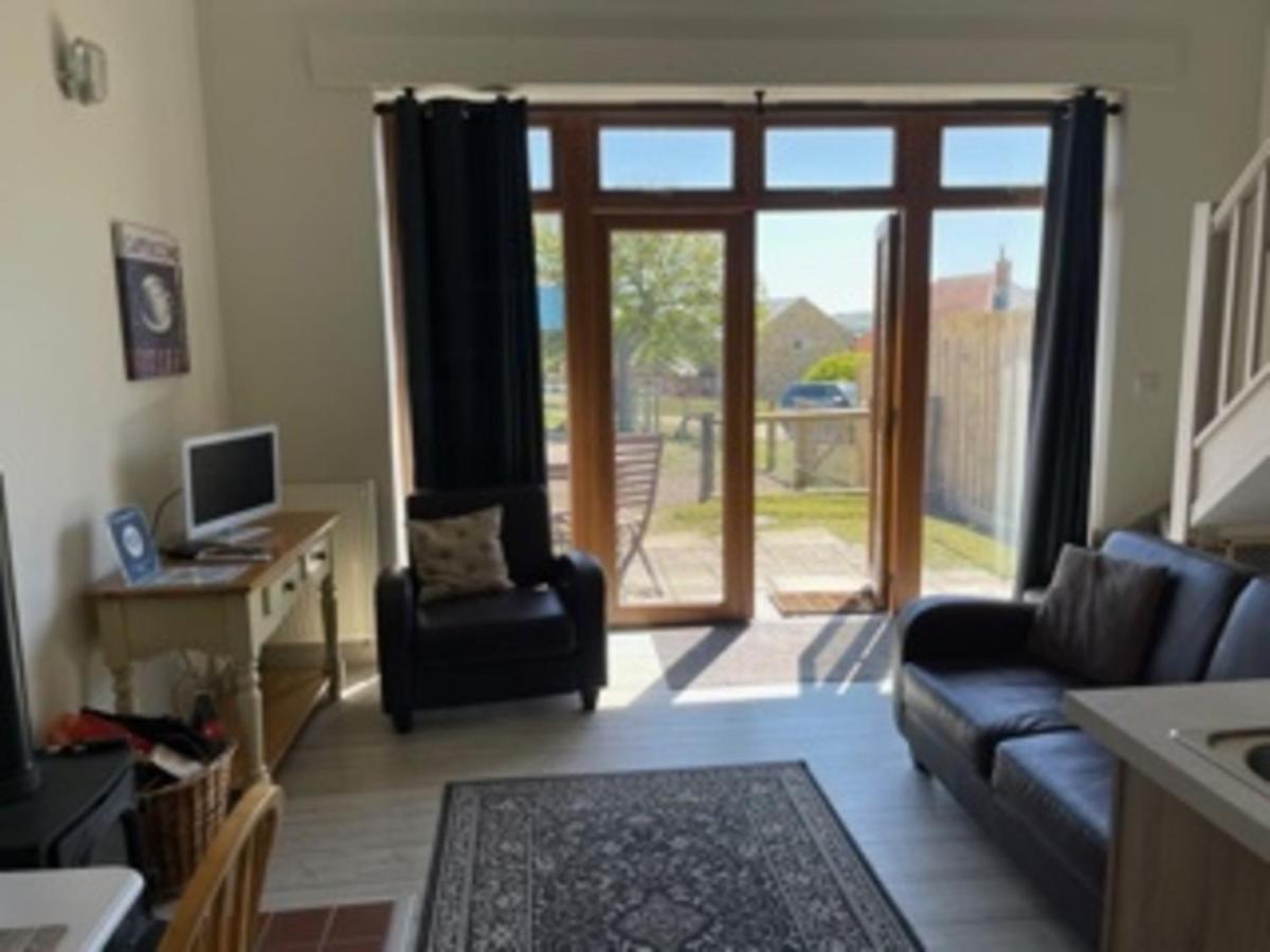 Bike Shed - Beautiful 1-Bed Cottage in Shorwell - Housity