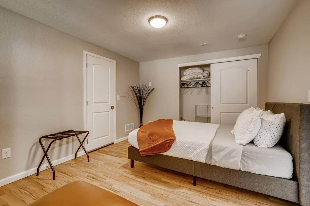 NEW Close to Denver Golden Perfect for Groups - Housity