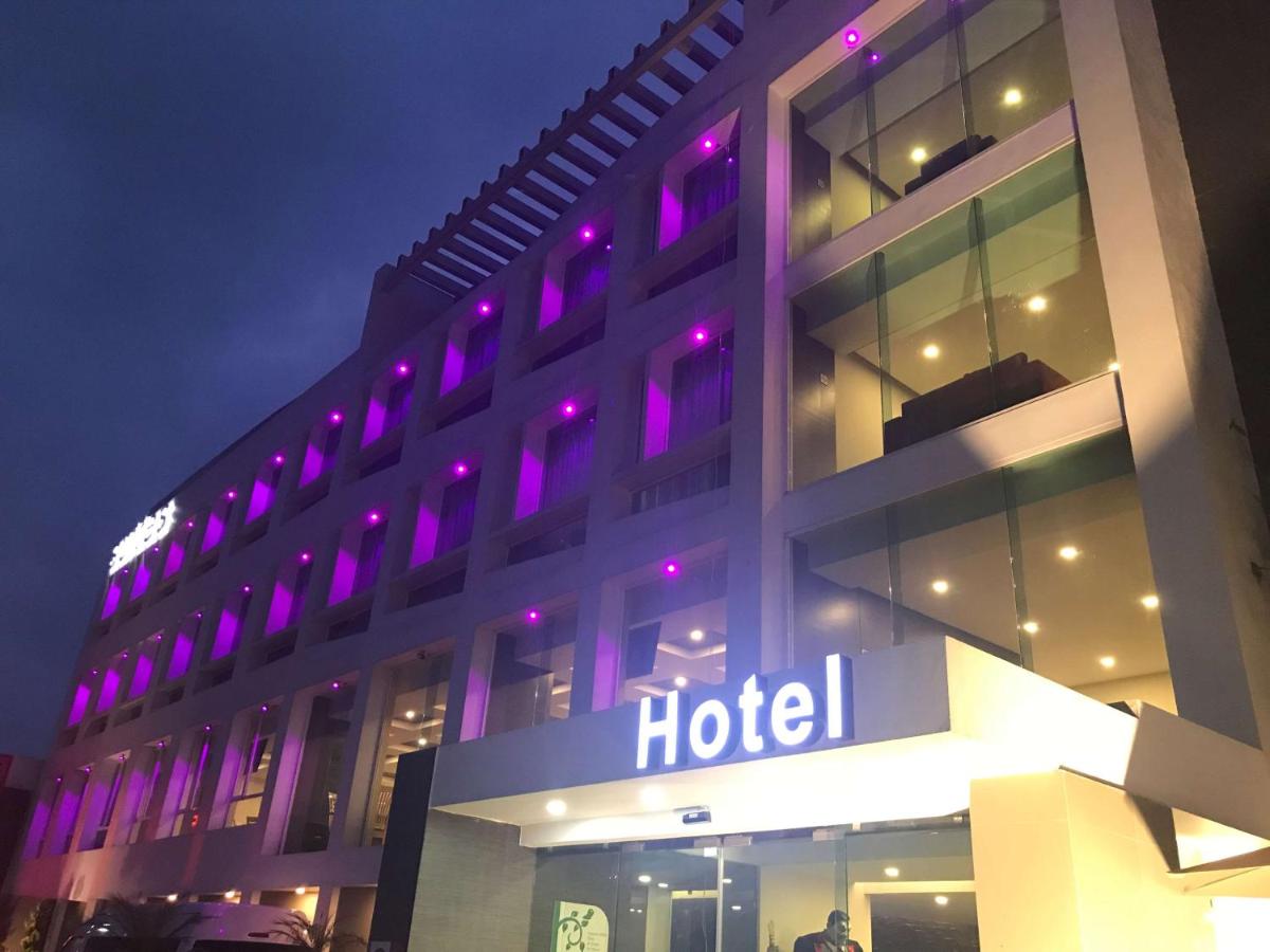 Best Western Plus Metepec & Suites - Housity
