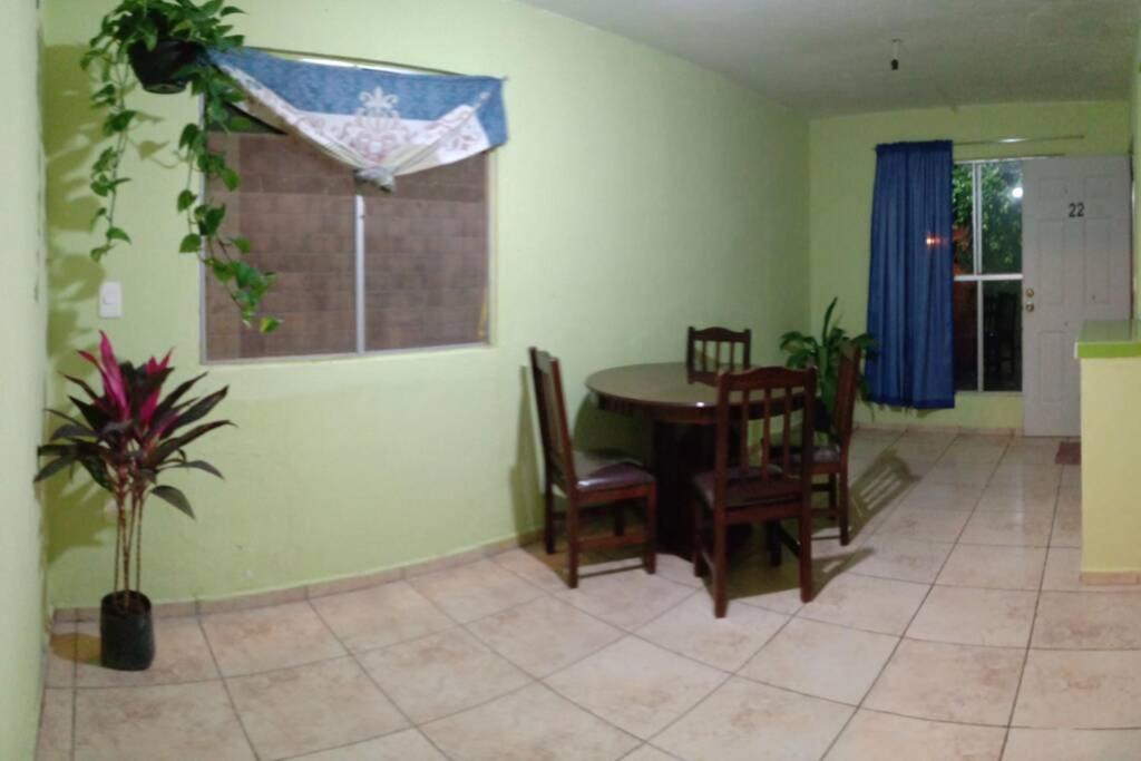 Casa en Temixco Morelos, alberca privada y asador. - Housity