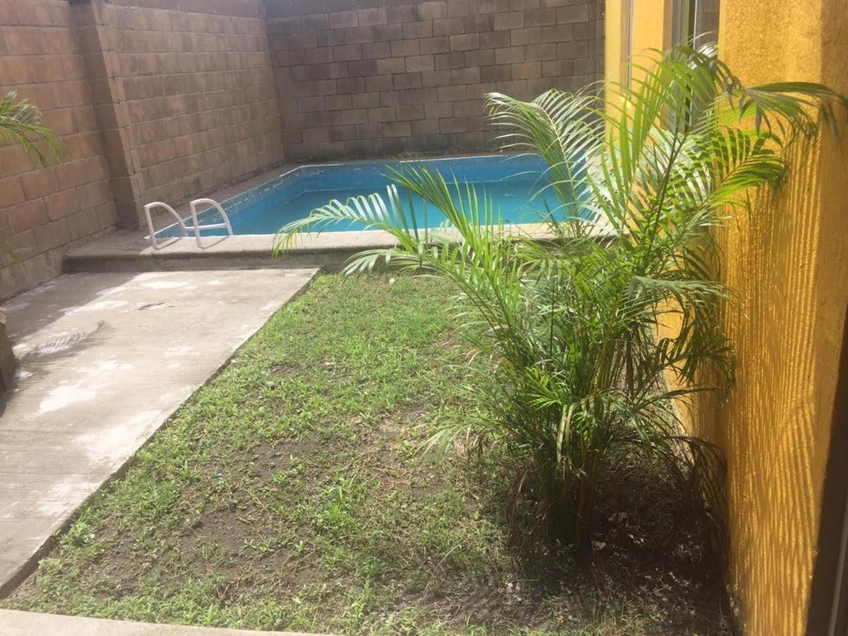 Casa en Temixco Morelos, alberca privada y asador. - Housity