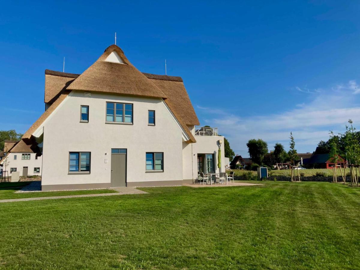 Urlaub de luxe unter Reet Bach Ins - Housity