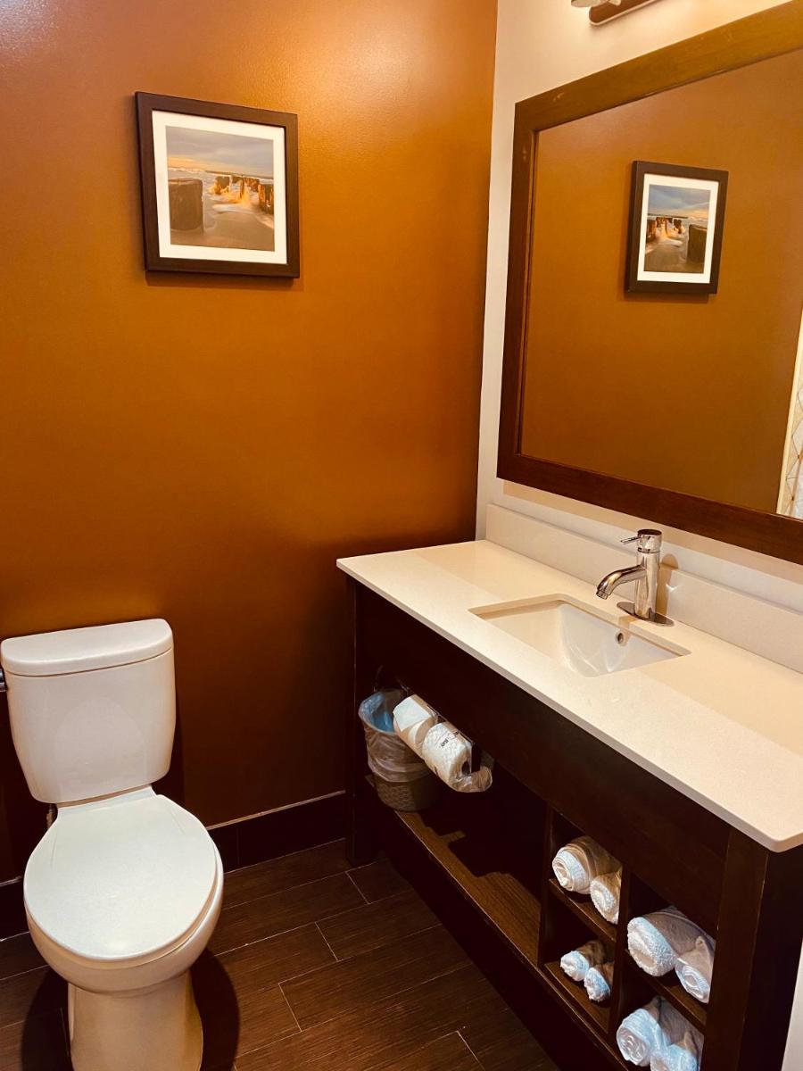 JFK Rockaways Inn - Housity