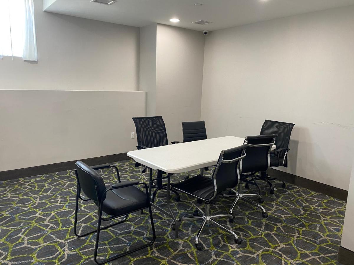 JFK Rockaways Inn - Housity