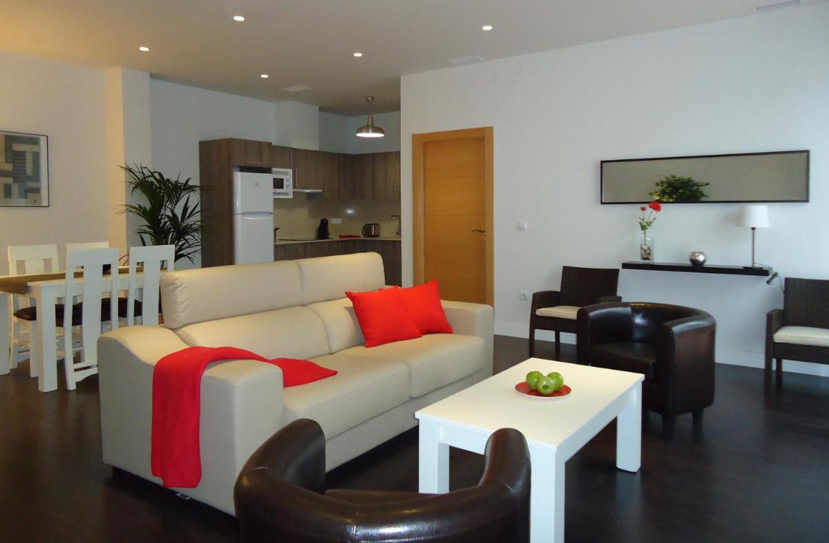 Apartamentos Turísticos Mauror - Hizvo