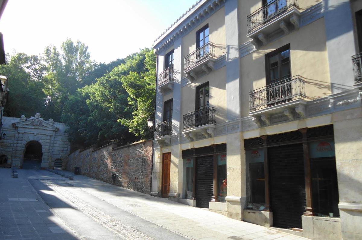 Apartamentos Turísticos Mauror - Hizvo