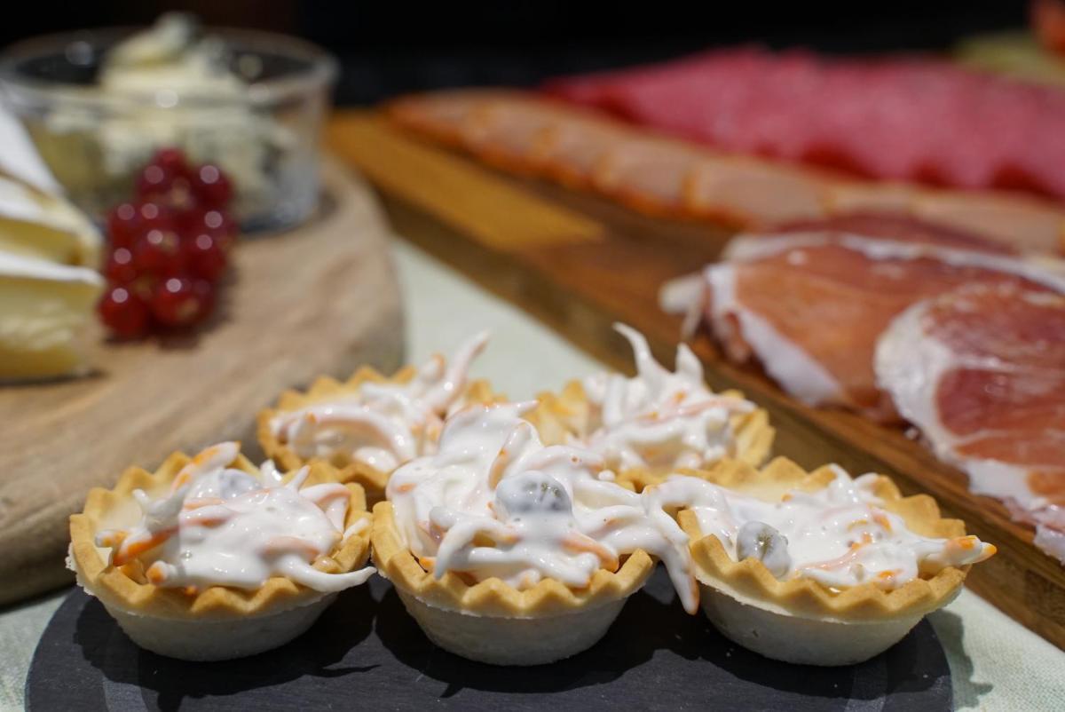 Comida en o cerca de este hotel