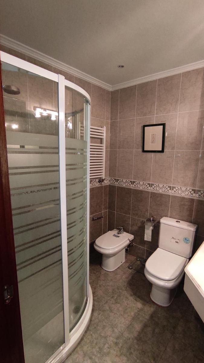 Habitación con balcón en el centro de Algorta - Housity