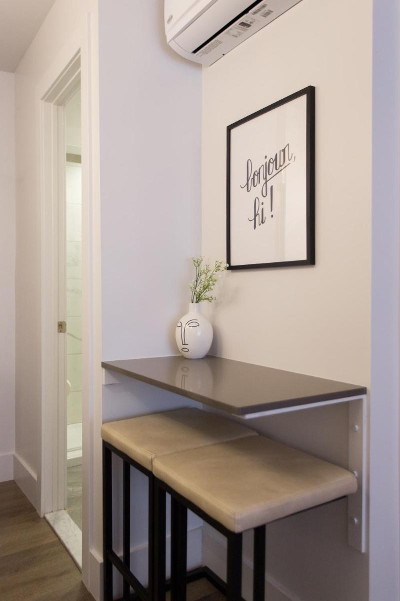 Perfect Business Trip Studio with Full Amenities by Den Stays - Housity