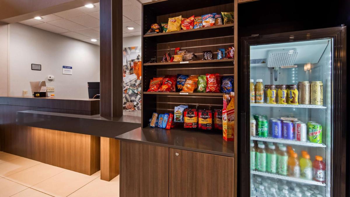 Best Western Plus New Cumberland - Housity